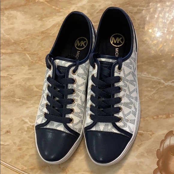 MK Shoes ,Blue Nwob City Low Top Sneakers - Picture 2 of 5